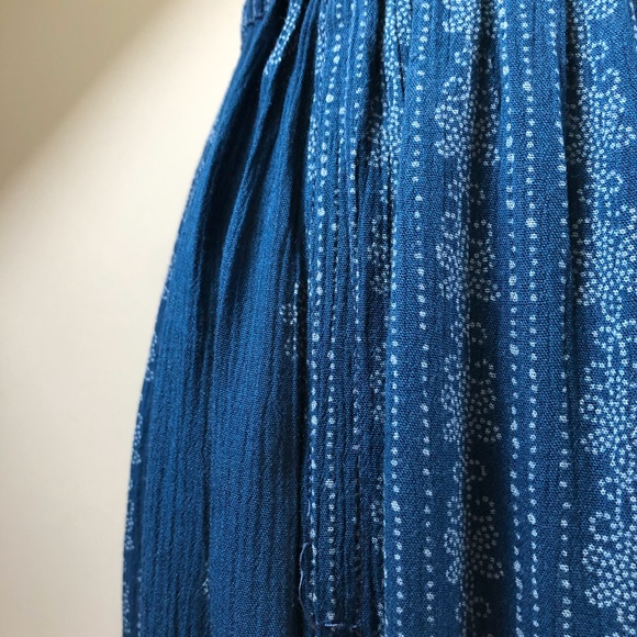 90’s Y2K Flowy Blue Wrap Skirt - Picture 4 of 12